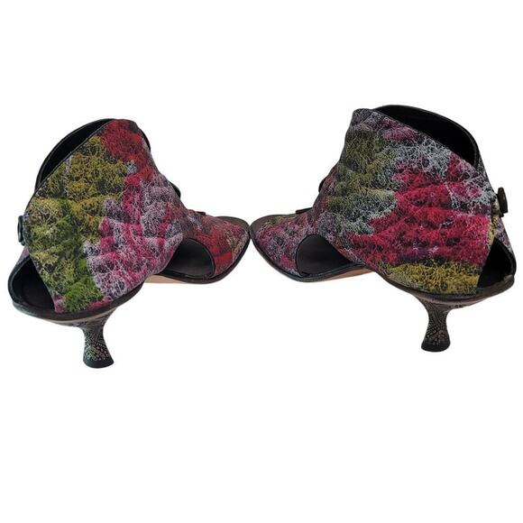 Cydwoq  Boomerang Heel - Picture 6 of 8